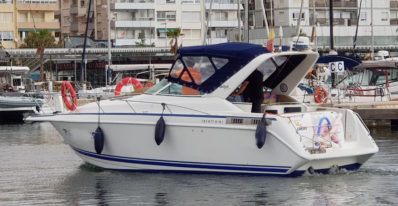 lancha de 8,90 metros del astillero Baja Yachts