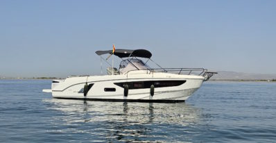 Beneteau Flyer 9 Sundeck en el mar lancha de ocasion en santa pola