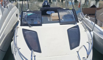 lancha Quicksilver modelo activ curiser con motor fueraborda