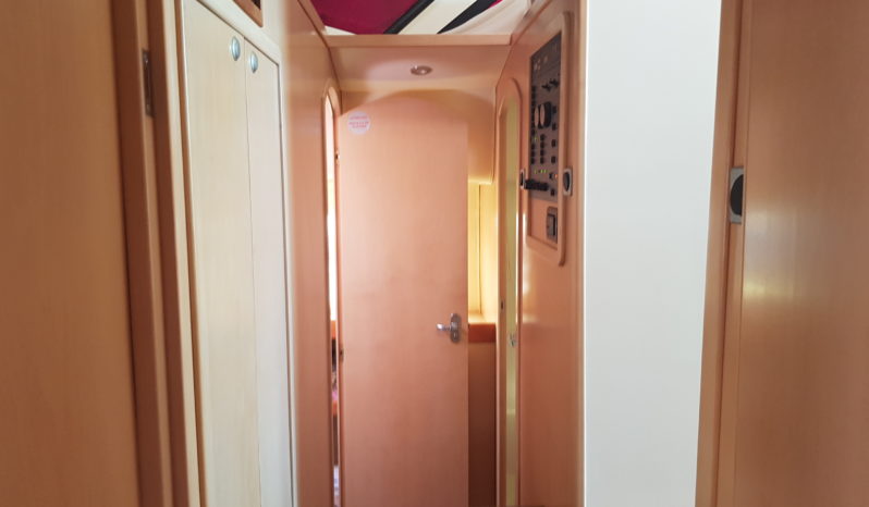 CATAMARAN A MOTOR – EXCITECAT 10.10 lleno