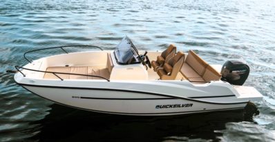 lancha open marca quicksilver con motor fueraborda