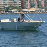 Invictus fx 190 lancha abierta fondeada